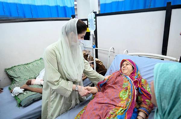 Maryam Nawaz’s Surprise Visit to Services Hospital: Announcement of Modern Medical City in Lahore